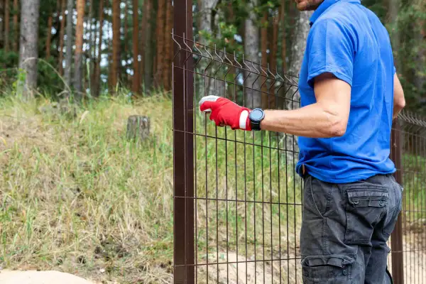 Ile kosztuje ogrodzenie? Poznaj ceny i ukryte wydatki na ogrodzenia